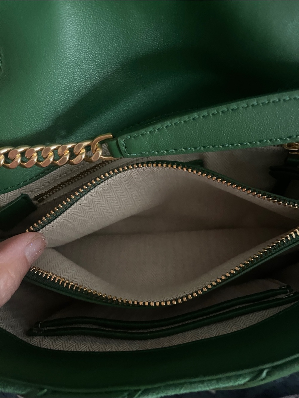Tory Burch Green Chevron Bombé Convertible Shoulder Bag/leather and suede - Picture 15 of 17